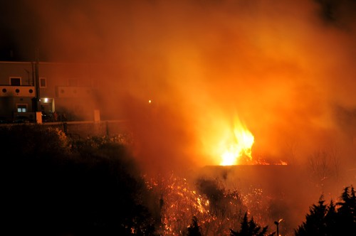 Incendi sulle pendici del Monte Serra